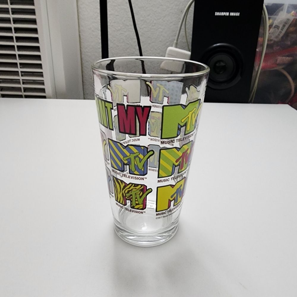 Retro Inspired Colorful I Want my MTV Logo Wrap Glass NEW